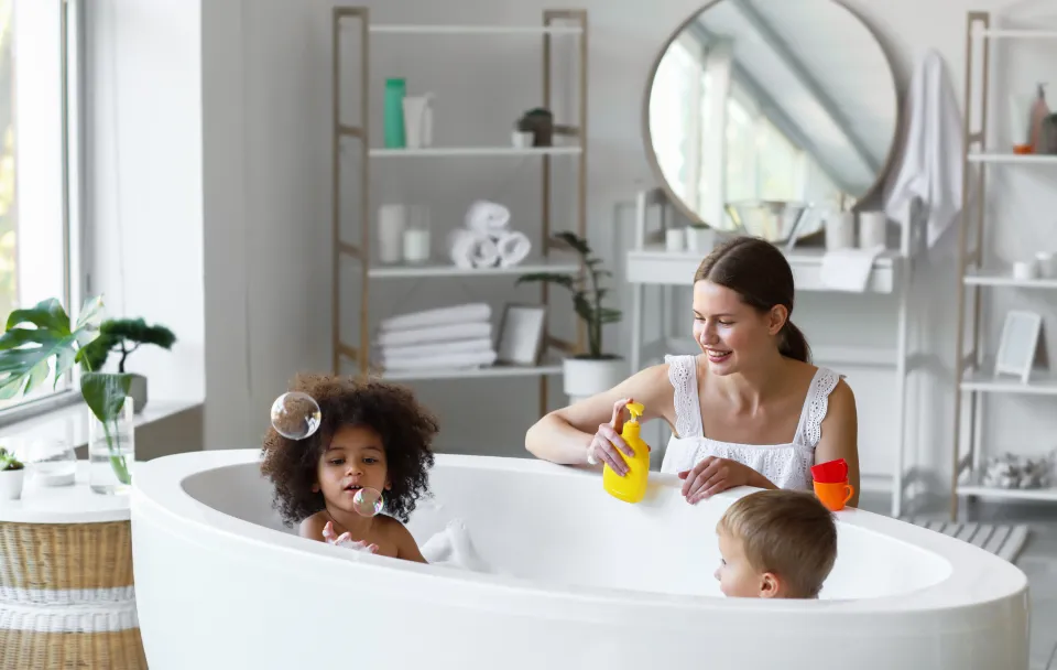 Salle de bain familiale propre et désinfectée